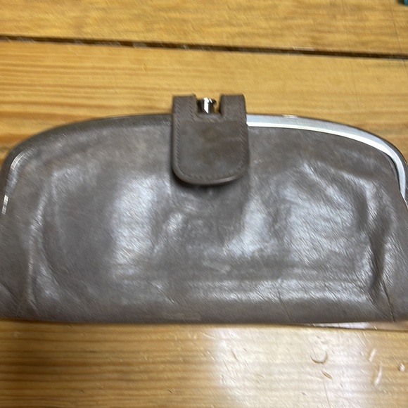 Grey HOBO wallet. Great go to wallet for everyday. - Picture 3 of 4